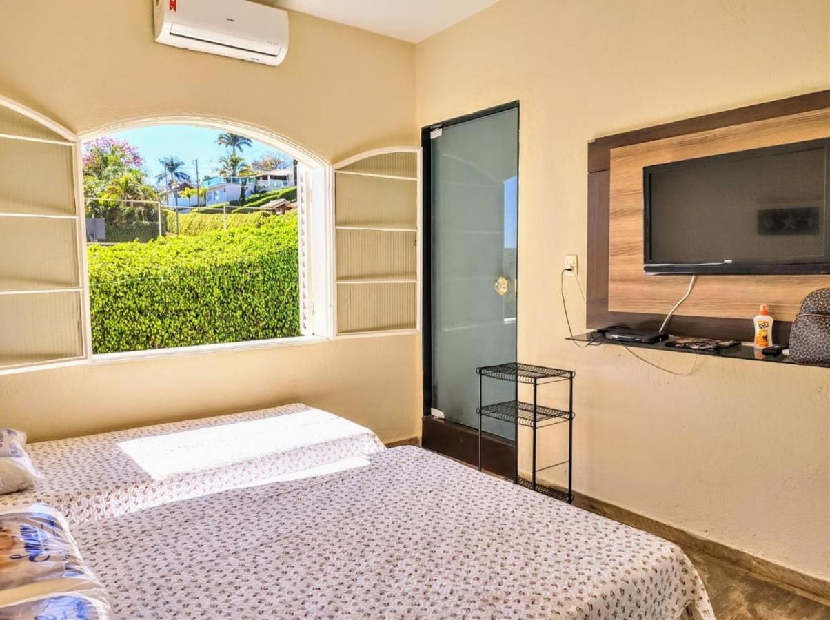 Casa Em Escarpas Do Otimo Preco, Aconchegante, Area Bem Ampla E Excelente Localizacao * Capitolio